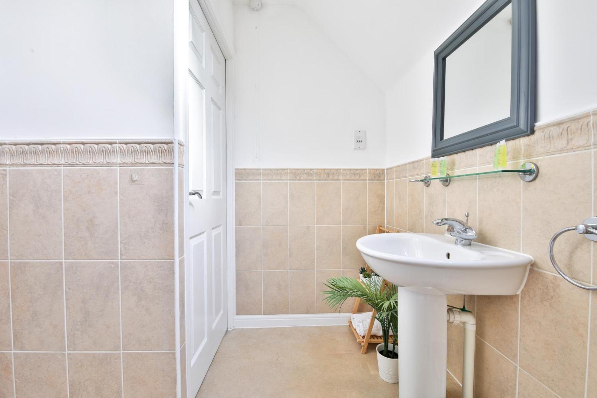 Stayright 2 Bed Beach House With Private Parking- Next To Barry Beach And Jackson Bay Zewnętrze zdjęcie